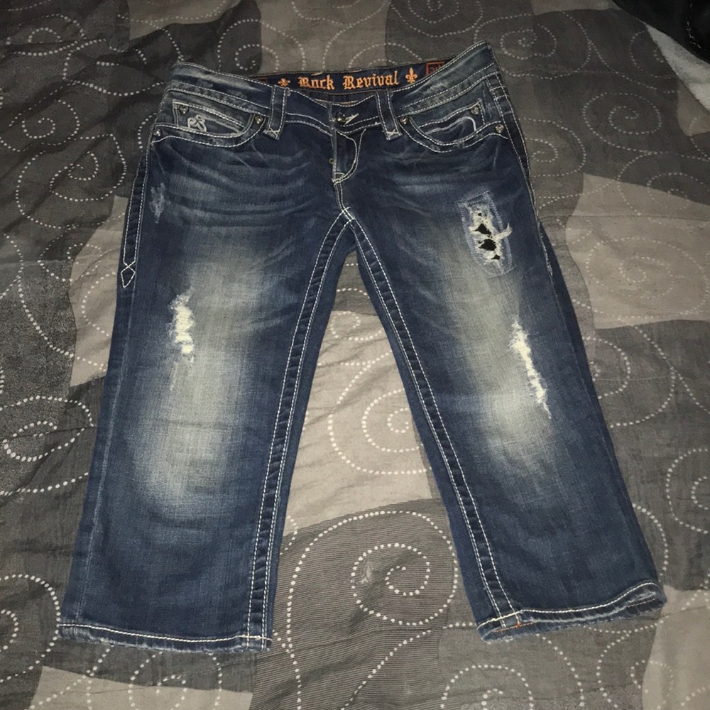 Women’s size 29 Capri distressed Rock Revival